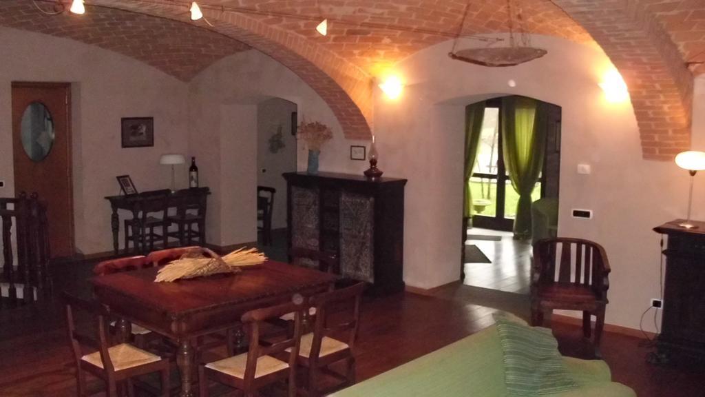 Locanda Del Molino Vecchio Magliano Alfieri Δωμάτιο φωτογραφία